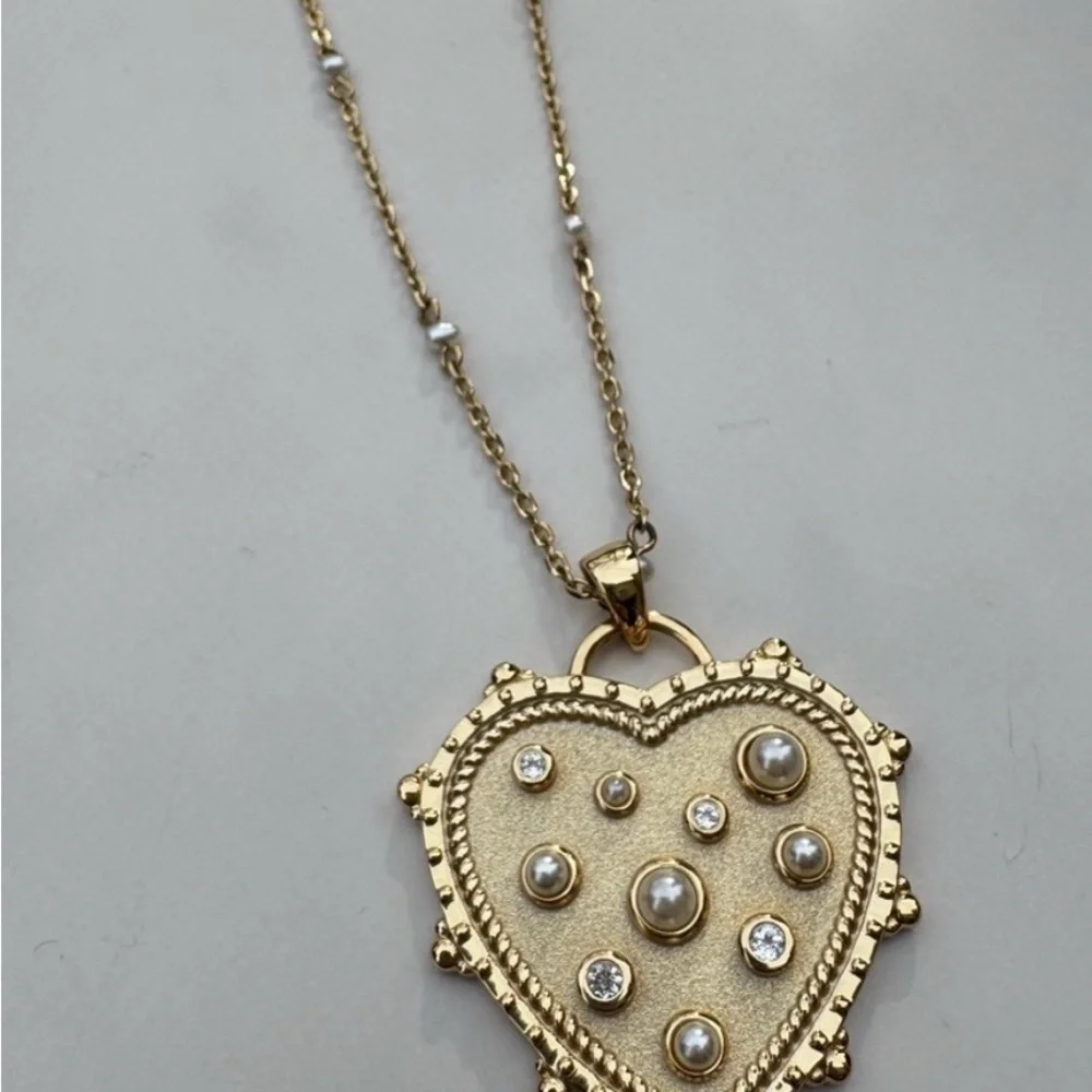 Jane Win “Love is in the Air” pendant and chain. Gold Heart Pendant Necklace - Picture 2 of 5